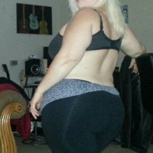 Femme aux formes voluptueuses de Saint-Lô cherche un mec pour olé olé torride au téléphone maintenant Béatrice - plan-cul