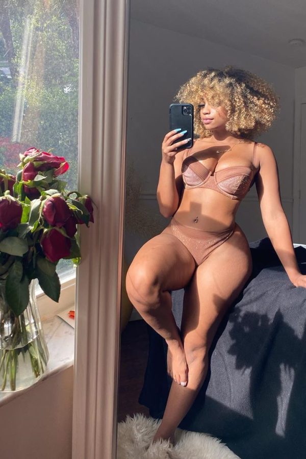 Dispo pour un plan cul et une rencontre sexe chaude ce soir à Niort – Ta voisine brune et ronde t’attend rencontre-ronde-niort-OX6w