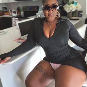 Si t’es chaud pour te laisser mener par une cougar ronde ! Estelle - rencontre-Black-Orléans