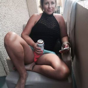 Elena - rencontre-Cougar-Arles