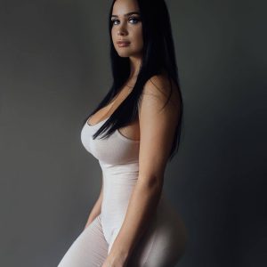 Éloïse - rencontre-Naturiste-Sainte-Geneviève-des-Bois